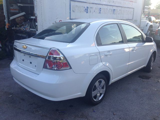 Chevrolet Aveo 2011 photo 3