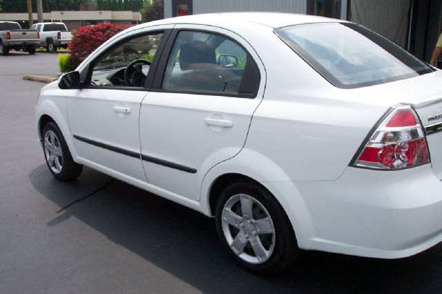 Chevrolet Aveo 2011 photo 2