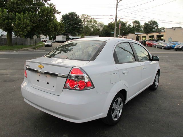 Chevrolet Aveo 2011 photo 2