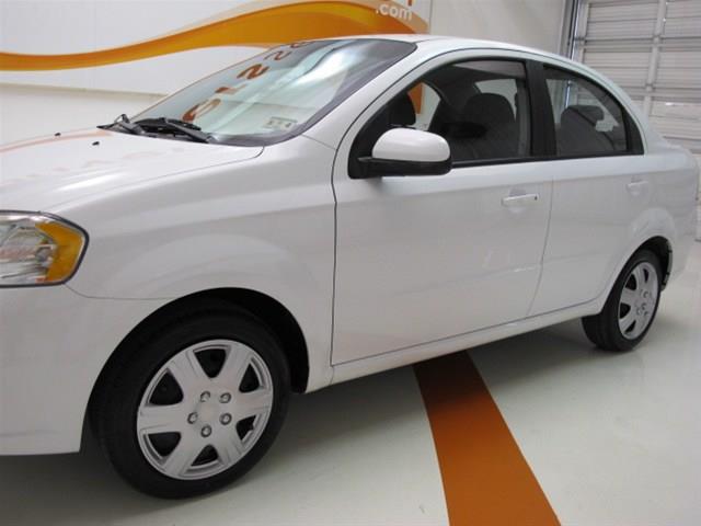 Chevrolet Aveo 2011 photo 2