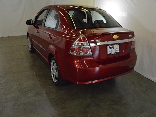 Chevrolet Aveo 2011 photo 2