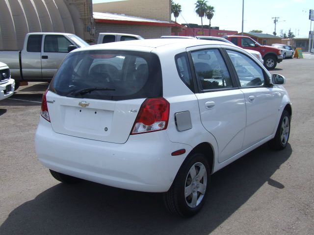 Chevrolet Aveo5 2007 photo 2