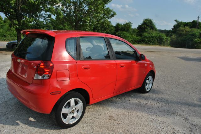 Chevrolet Aveo5 2007 photo 12