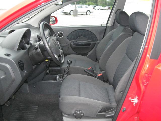 Chevrolet Aveo5 2008 photo 2