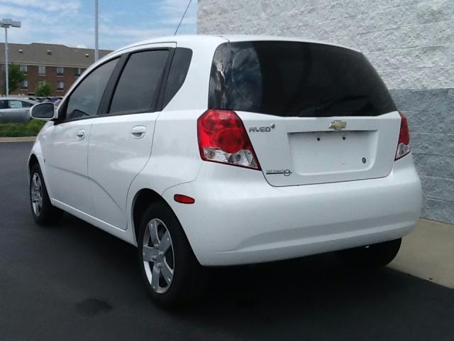 Chevrolet Aveo5 2008 photo 2