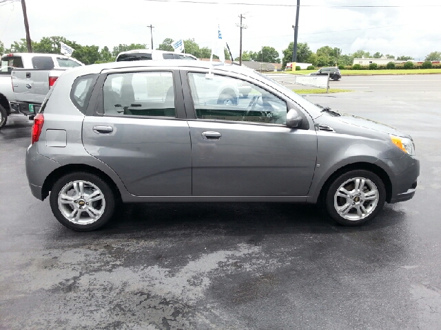 Chevrolet Aveo5 2009 photo 2