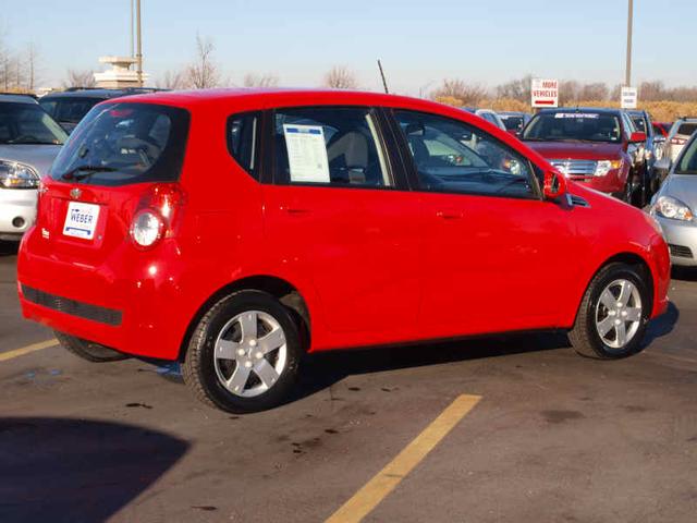 Chevrolet Aveo5 2010 photo 2