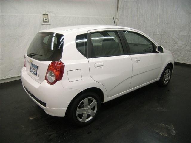 Chevrolet Aveo5 2010 photo 2