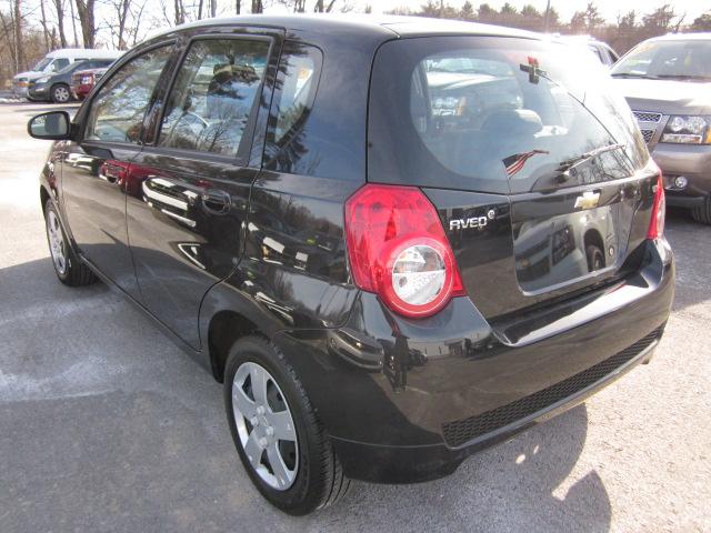 Chevrolet Aveo5 2010 photo 3