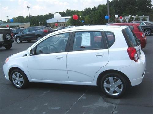 Chevrolet Aveo5 2011 photo 1