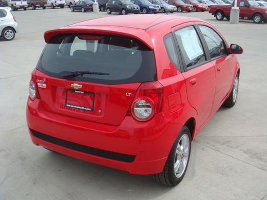 Chevrolet Aveo5 2011 photo 4