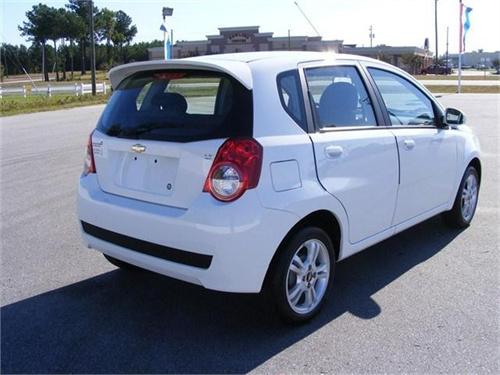 Chevrolet Aveo5 2011 photo 2