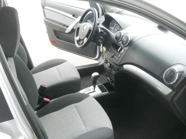 Chevrolet Aveo5 2011 photo 12