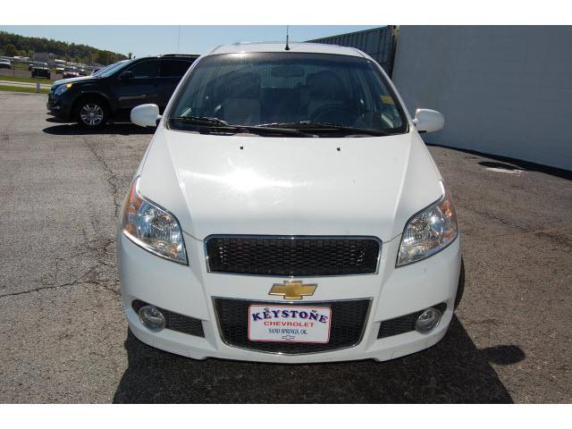 Chevrolet Aveo5 2011 photo 1