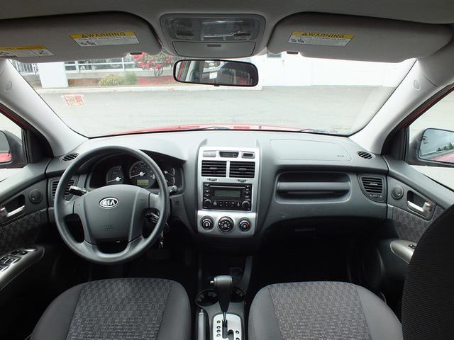 Chevrolet Aveo5 2011 photo 16