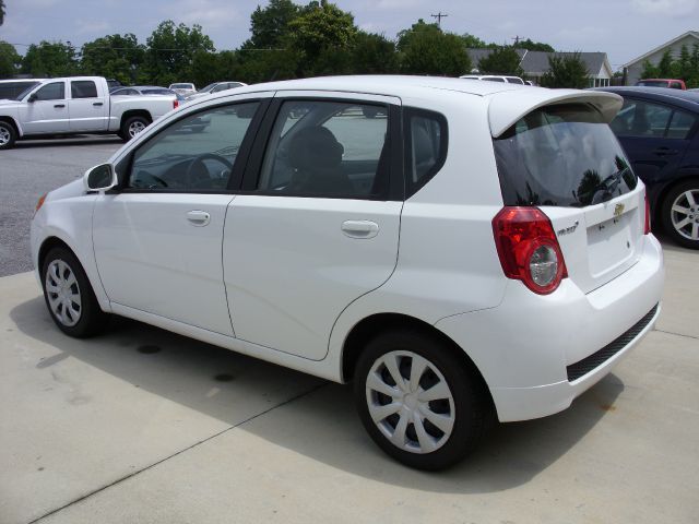 Chevrolet Aveo5 2011 photo 2