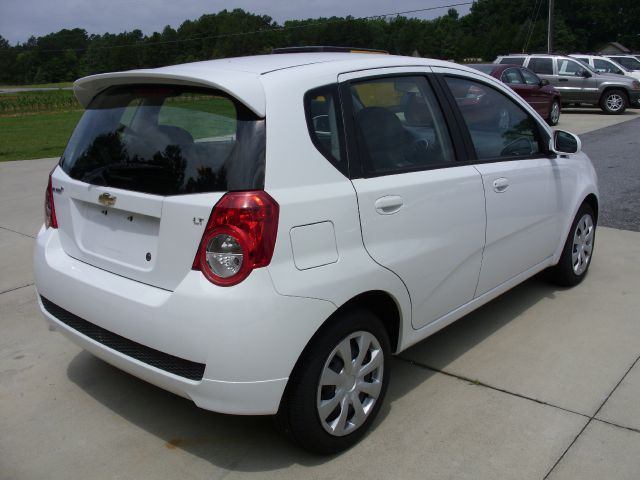 Chevrolet Aveo5 2011 photo 3