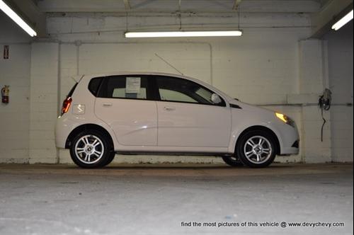 Chevrolet Aveo5 2011 photo 2