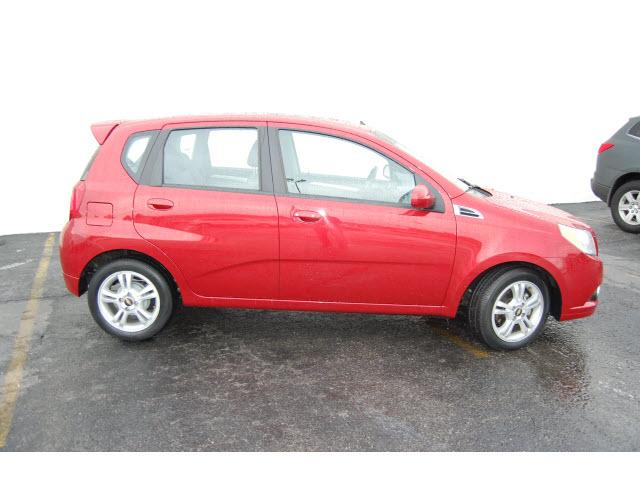 Chevrolet Aveo5 2011 photo 2