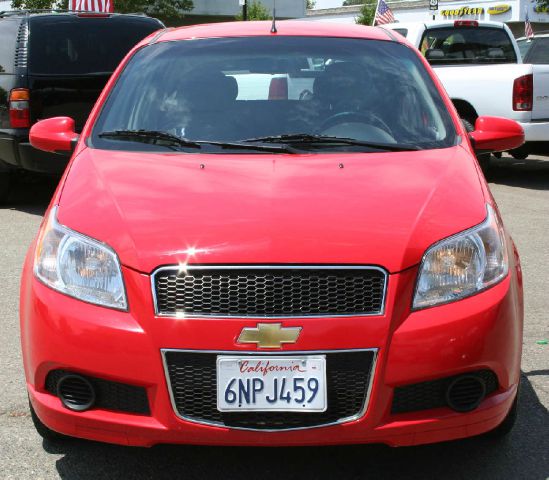 Chevrolet Aveo5 2011 photo 2