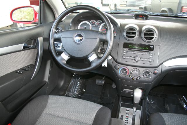 Chevrolet Aveo5 2011 photo 4