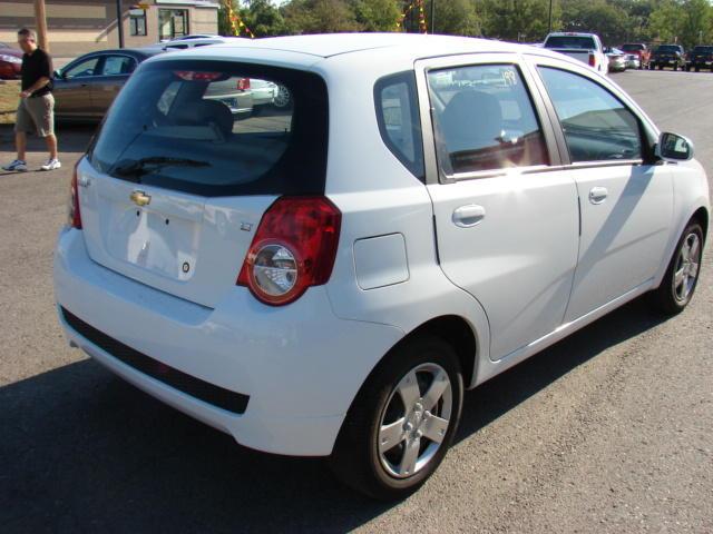 Chevrolet Aveo5 2011 photo 3