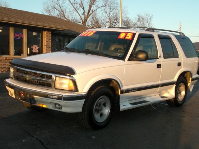 Chevrolet Blazer SL1 Sport Utility