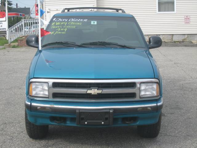 Chevrolet Blazer XLT 2WD Sport Utility