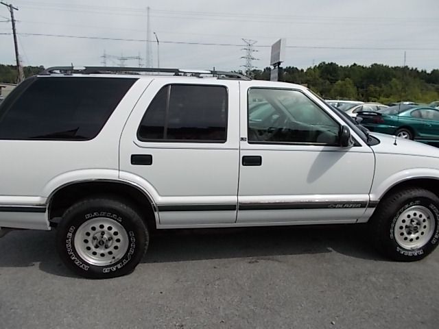 Chevrolet Blazer 1996 photo 2