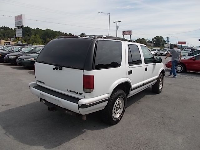 Chevrolet Blazer 1996 photo 3