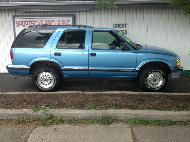 Chevrolet Blazer 1996 photo 2