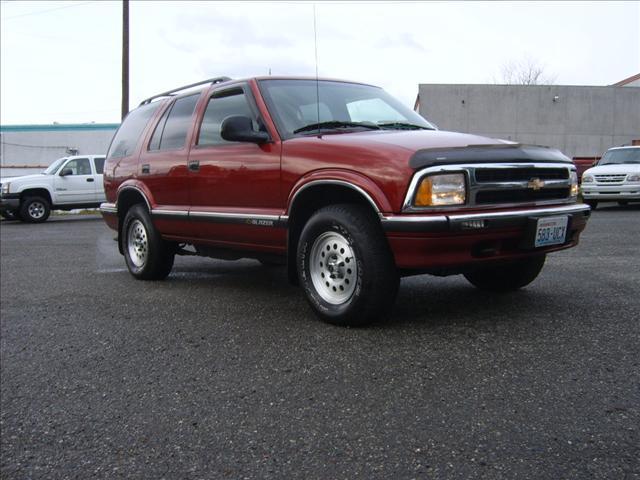 Chevrolet Blazer Wagon SE Sport Utility