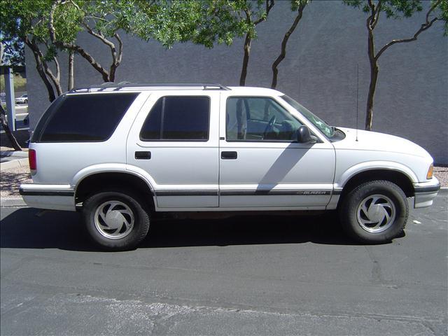 Chevrolet Blazer 1997 photo 2