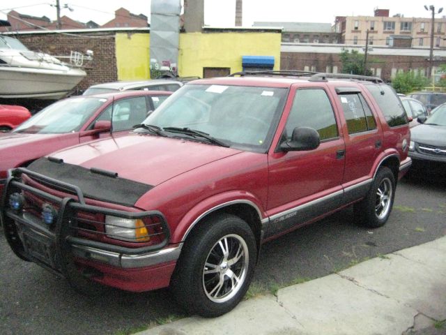 Chevrolet Blazer 1997 photo 2