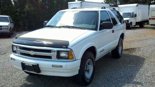 Chevrolet Blazer 1500 SLY SUV