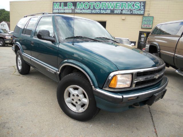 Chevrolet Blazer 1997 photo 2