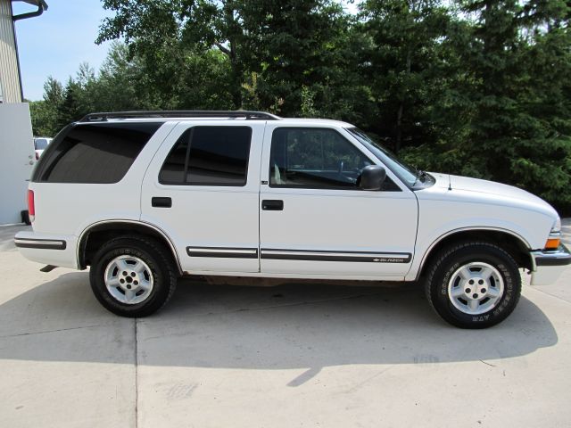 Chevrolet Blazer 1999 photo 2