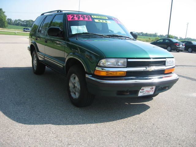 Chevrolet Blazer 1999 photo 2