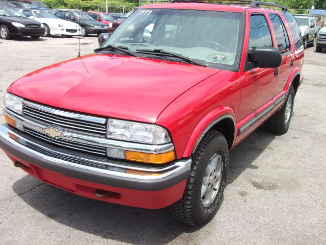 Chevrolet Blazer Camry LE SUV