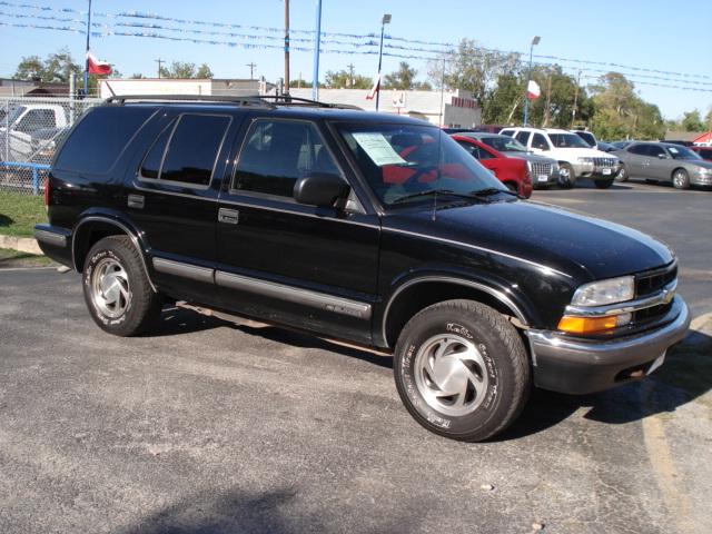 Chevrolet Blazer 1999 photo 1