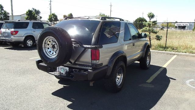 Chevrolet Blazer 2000 photo 1