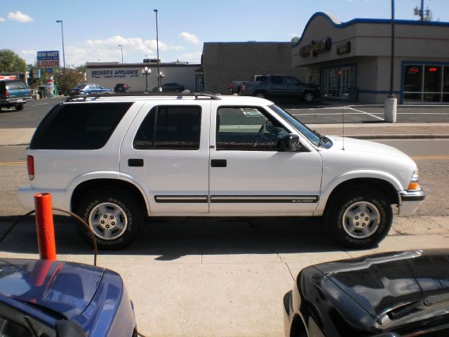 Chevrolet Blazer 2000 photo 2