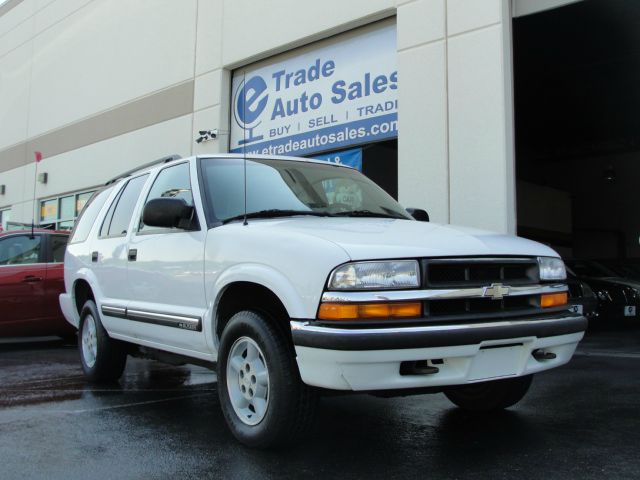 Chevrolet Blazer 2000 photo 2