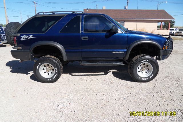 Chevrolet Blazer 2000 photo 1