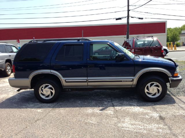 Chevrolet Blazer 2000 photo 2