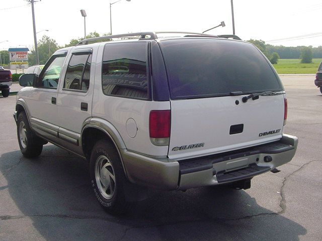 Chevrolet Blazer 2000 photo 2