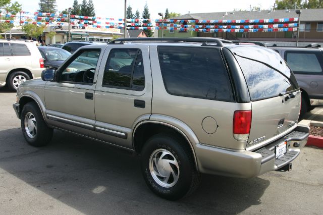 Chevrolet Blazer 2000 photo 2