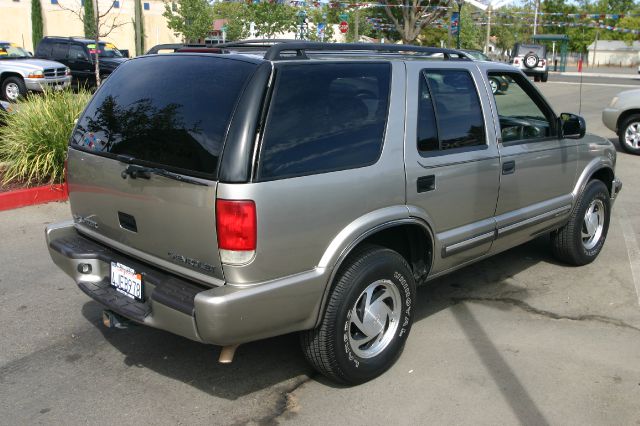 Chevrolet Blazer 2000 photo 4