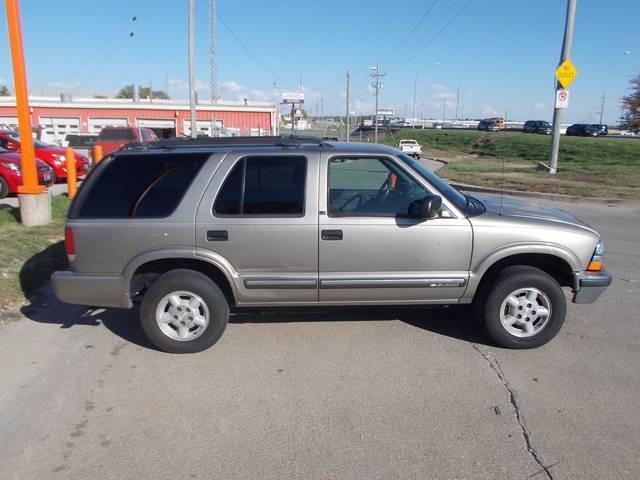 Chevrolet Blazer 2000 photo 2