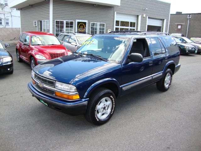 Chevrolet Blazer 2000 photo 2